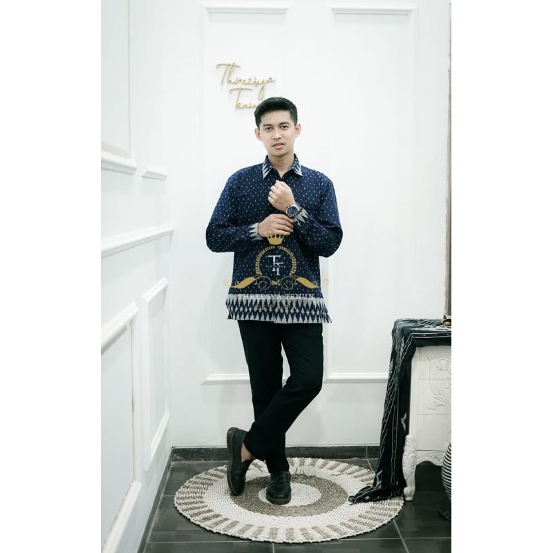 Kemeja pria tenun jepara