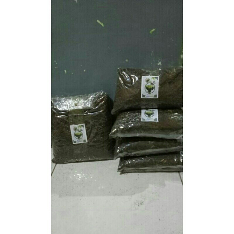 

teh hijau teh hijaun buat dagang .1 kg