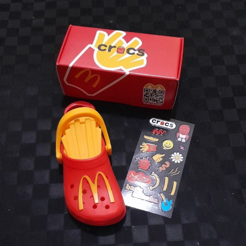 mainan gantungan happy meal crocs mcdonald periode 2. french fries & sticker. baru. rare