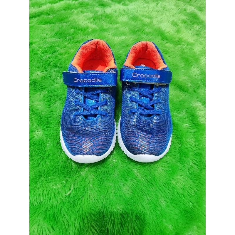 Sepatu sneakers anak perempuan crocodile size 36