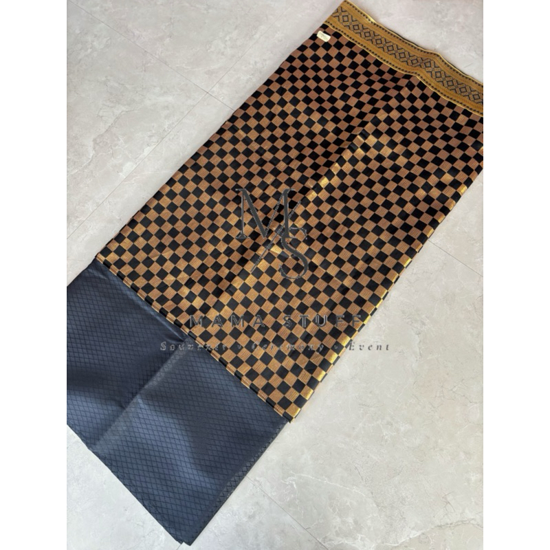 Wastra Pelinggih Singapore Kotak