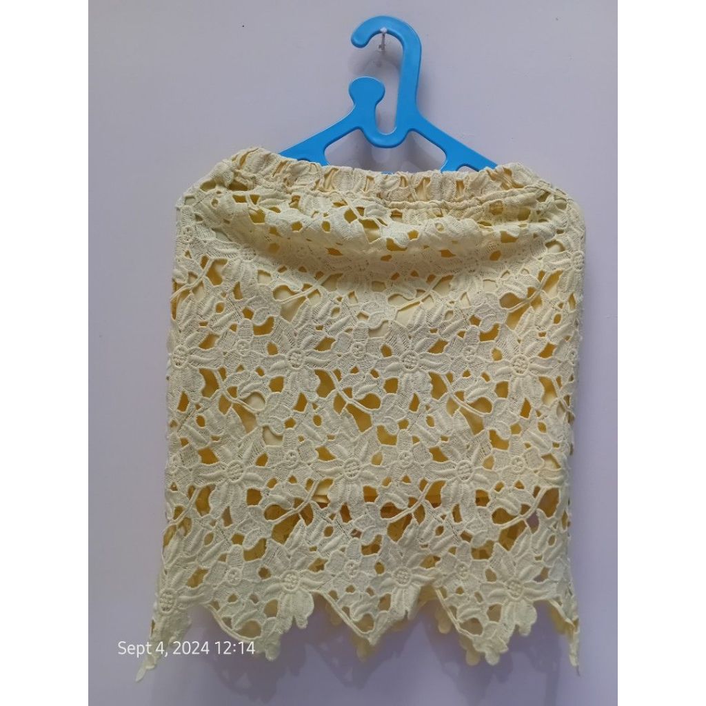 Preloved Rok Merk Esye Warna Kuning