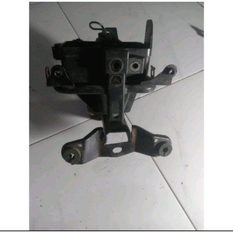 dudukan tameng pangkon aki honda spacy