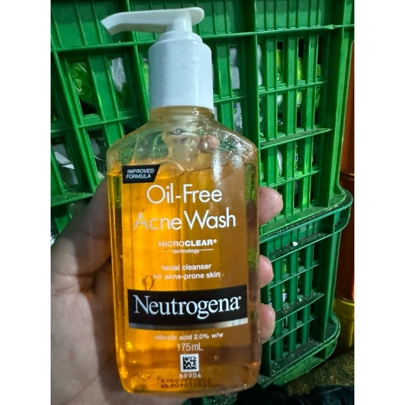 Neotrogena Oil-Free Acne Wash Pembersih Wajah 175ml