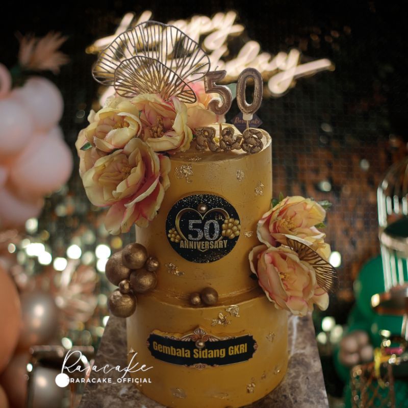 

gold cake /full cake//custom cake//cake mewah/cake elegan