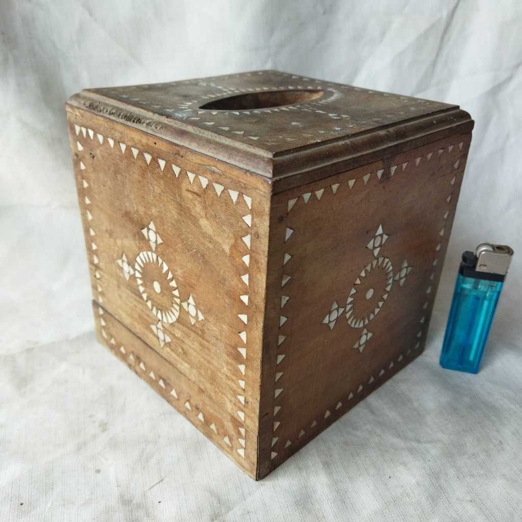 Pajangan Vintage Tempat Tisu Kayu Ornamen Kerang Tanam