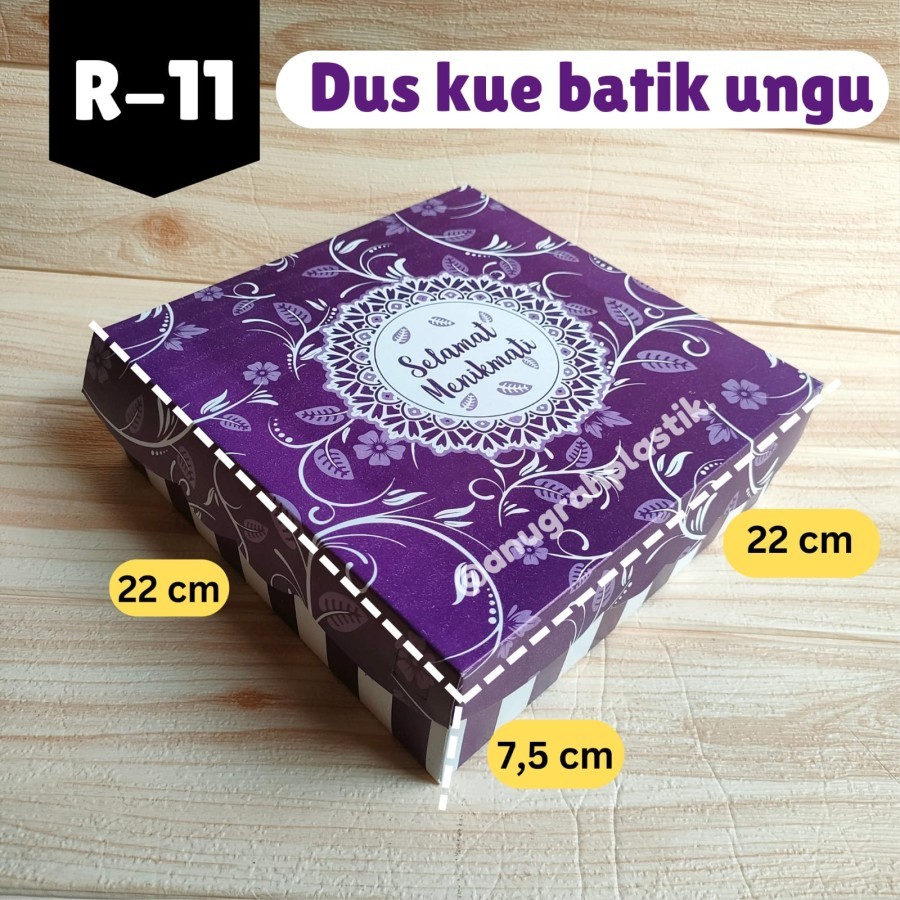 

Dus Nasi R11 Motif Batik Ungu / Box Nasi uk 22 x 22 Motif PER 10 PCS