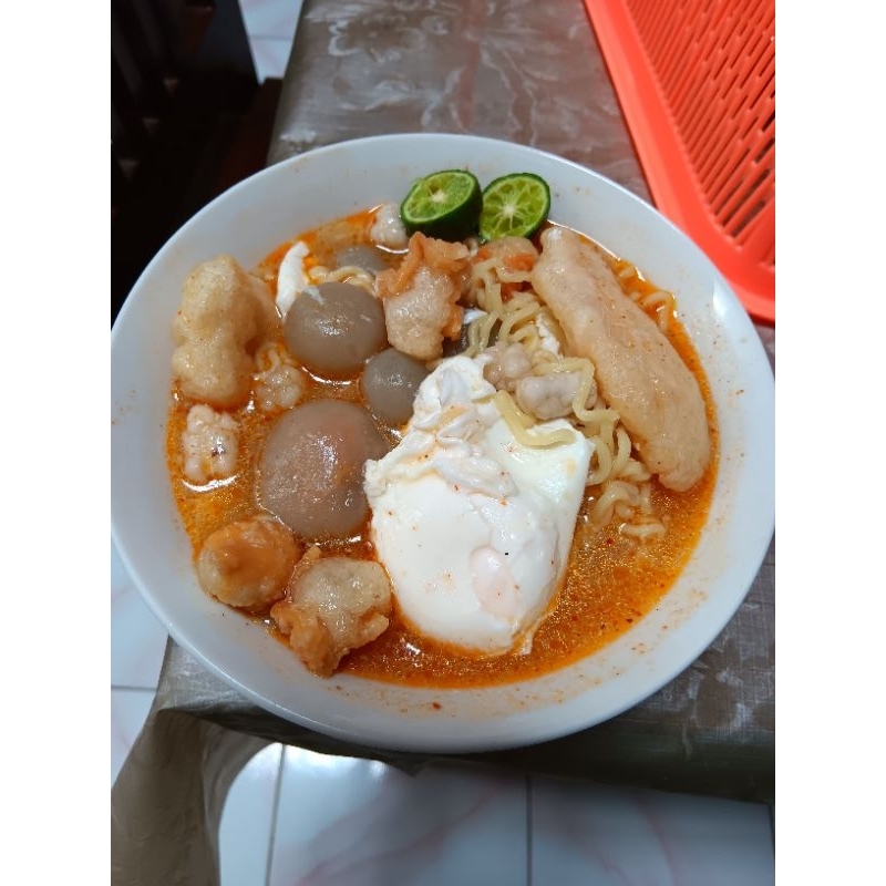 

Bakso aci original, bakso aci isi ayam suwir pedas isinya banyak.