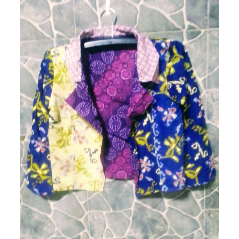 jas / blazer cewek batik