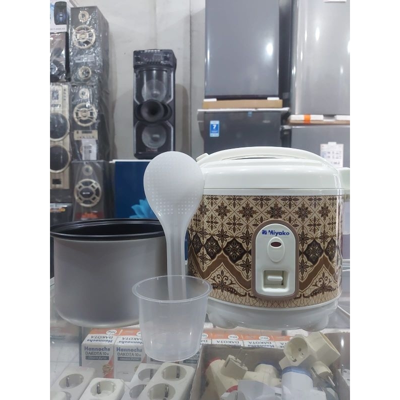 magic com miyako mini PSG 607 / pemasak nasi kecil miyako