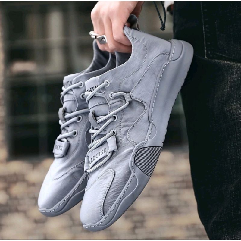 Sepatu Sneakers Pria ( LAOCTSE ) Model Terbaru Keren Lentur Nyaman Di pakai