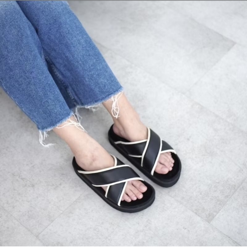 PRELOVED~ SENDAL HALE BY ATOZZ ID