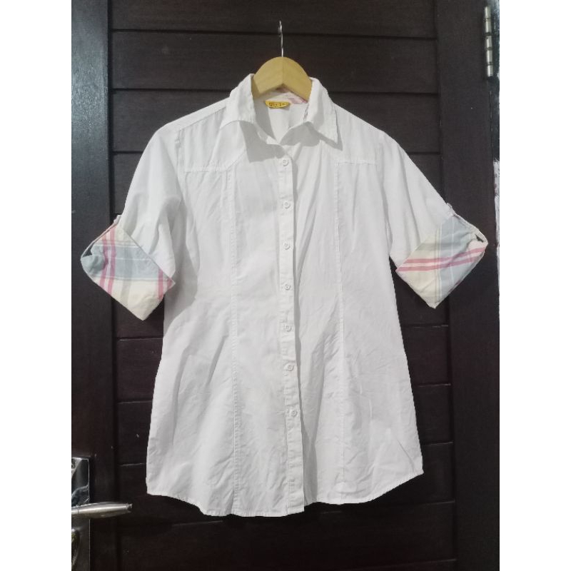 Dust women shirt  kemeja wanita size M kode 1717