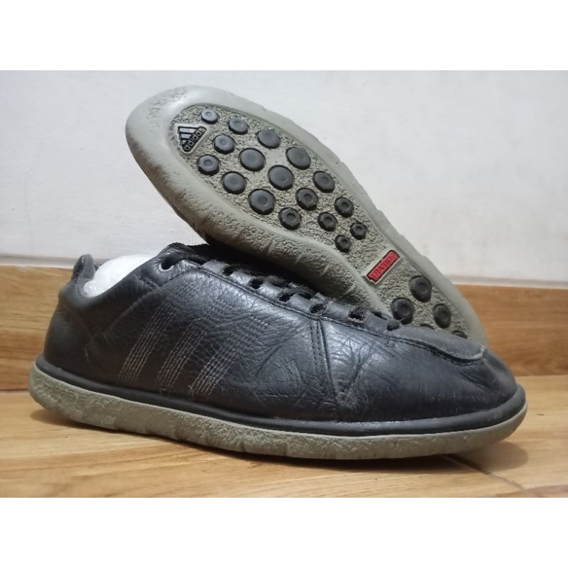 sepatu traxion Adidas zappan DLX low