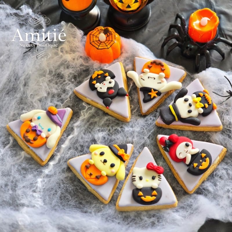 

Butter Cookies Halloween Sanrio - 1 Box isi 7 / Cookies Karakter / Halloween Cookies / Hadiah Ulang Tahun