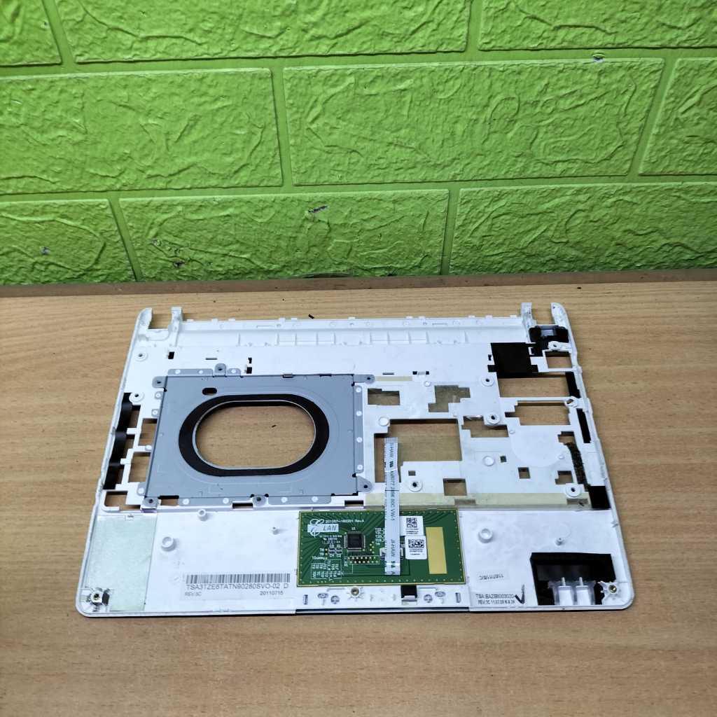 Frame Keyboard Notebook Acer Aspire One Happy2 N57