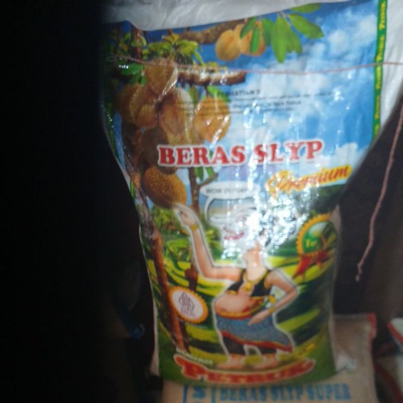 

BERAS PREMIUM PETRUK 20KG