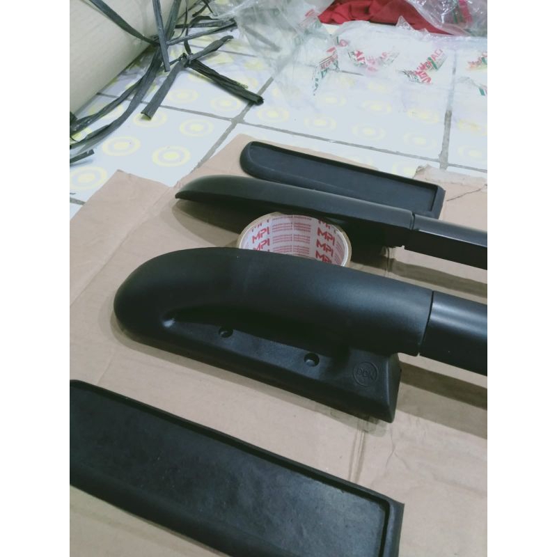 original dadon roof rail mobil Suzuki Escudo 2.0 roof rail