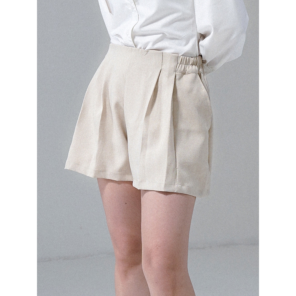 Wearstatuquo Nayao Pleated Short Pants - Oat