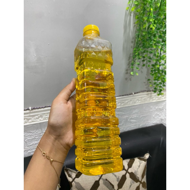 

Minyak Polos Bening, Minyak Murah, Minyak Berkualitas, Minyak 1kg, Minyak krat murah