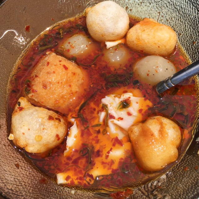 

BACIYAM (baso aci pangsit ayam) sambal chili oil pedas mantul / baso aci / kemasan vakum