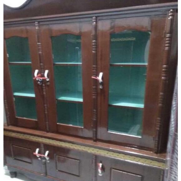 Lemari Obat / Lemari Kaca