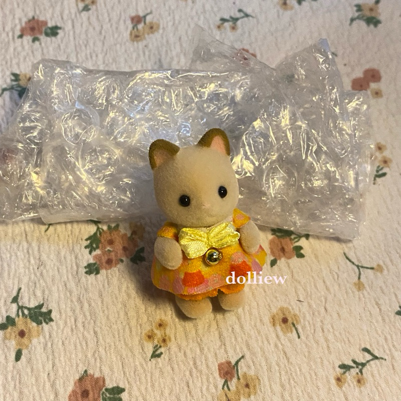 Sylvanian Families Baby Cat Cream
