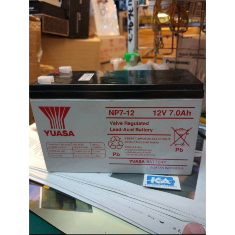 AKI YUASA 12 Volt 7 Ah