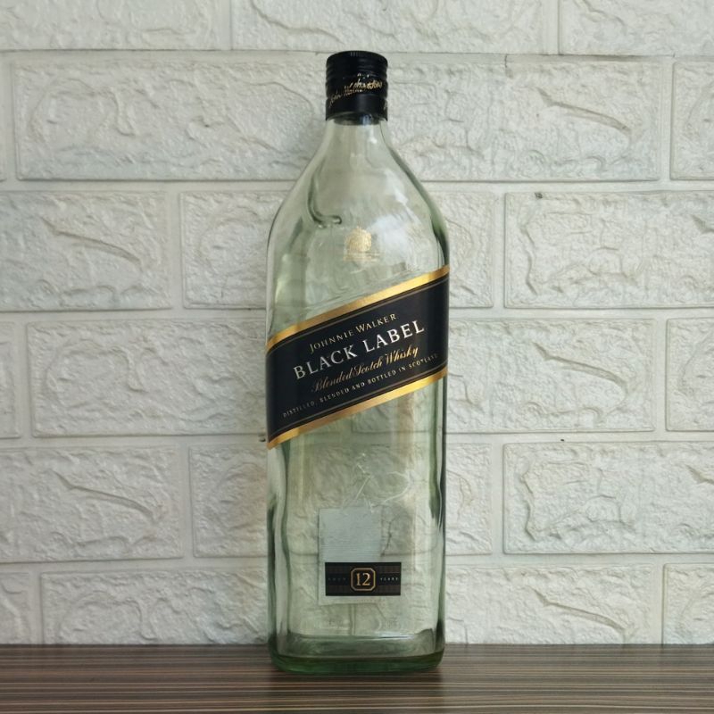 Botol bekas JW Black Label 12 Years 2 Liter