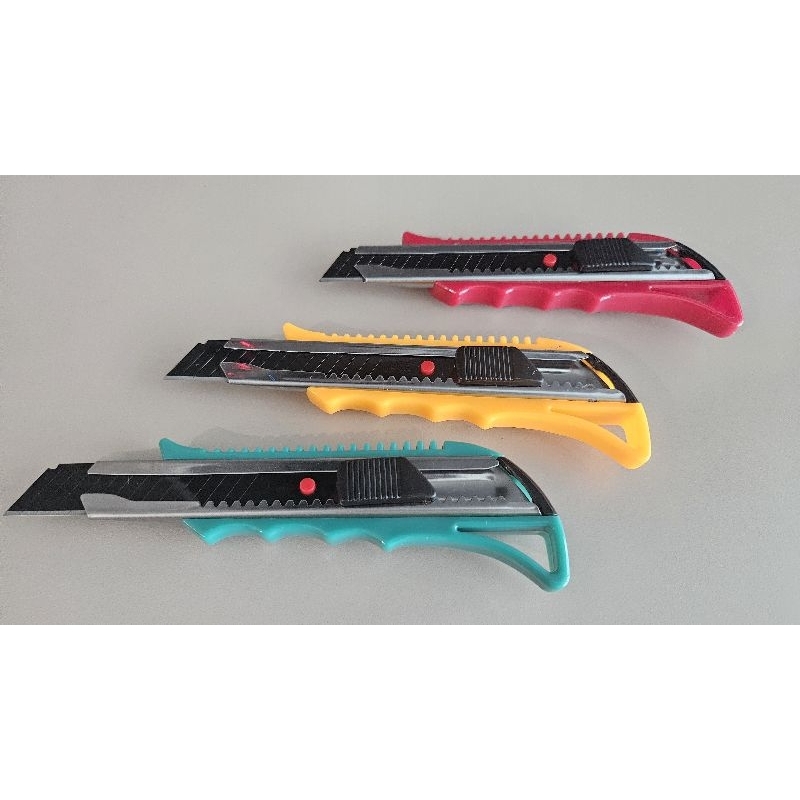 

Cutter lebih bagus dari L500 Montana/ black blade, pegangan firm. Ukuran L500