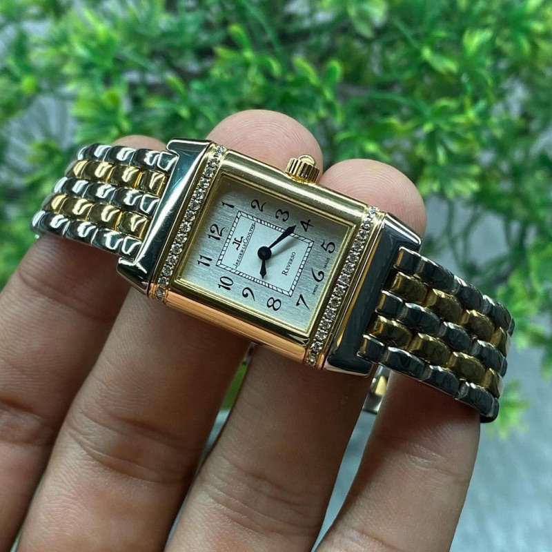 Jaeger Le Coultre Reverso LadySolid 18K With Diamond Quartz 21x33mm
