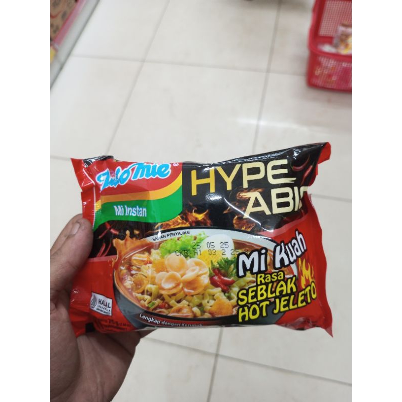 

mie instan mie Indomie kuah rasa seblak hot jeloto hype abis