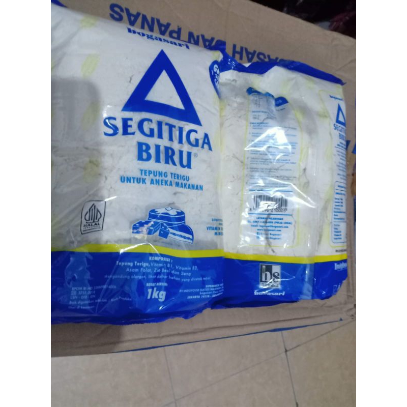 

Tepung Terigu segitiga biru 1kg