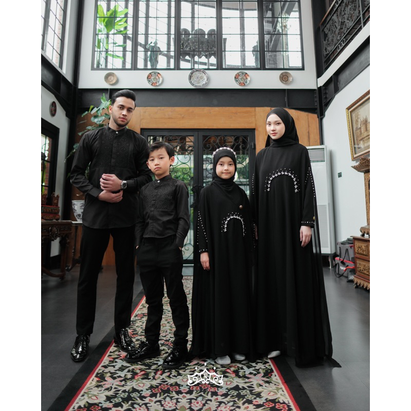 READY STOCK SARIMBIT LUNA ABAYA BY KAZAMI STORE