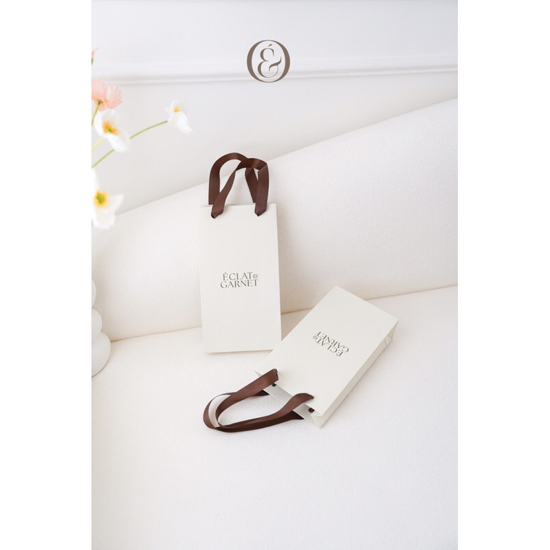

Éclat & Garnet - Additional Exclusive Paperbag / Paperbag Tambahan / Totebag / Paperbag Ribbon / High-end Gift Paperbag / Tas Souvenir