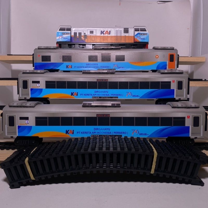 [ TANPA MESIN ] MAINAN KERETA API INDONESIA CC206 RANGKAIAN KERETA CC206 HUT KAI 79  Handmade by PST