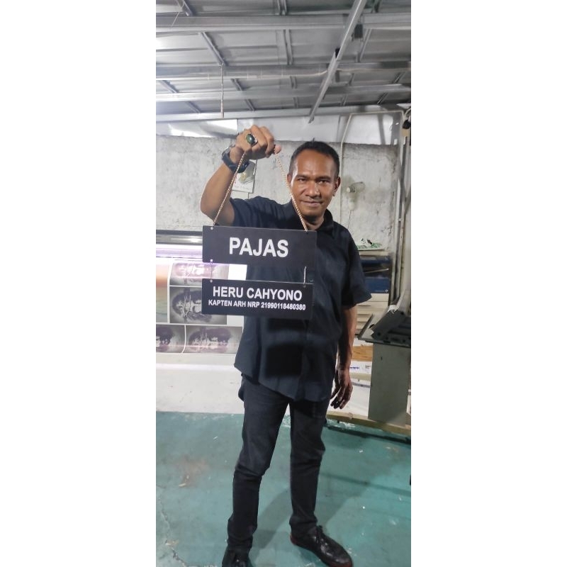 

Sign akrilik gantung 1 sisi dapat rantai penanda ruangan Wadwahaji Adv Sign Board