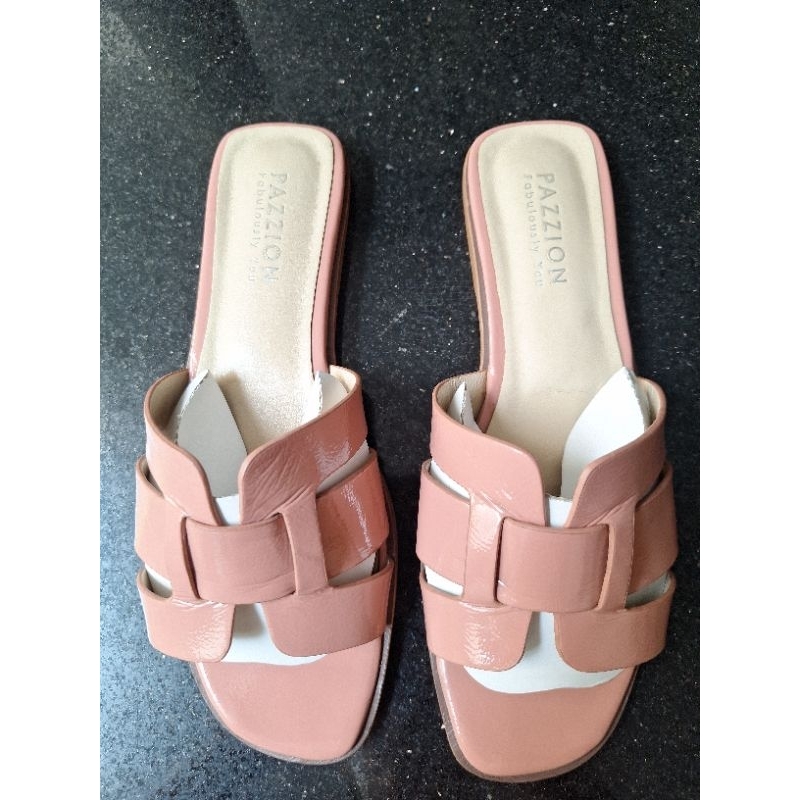 sandal pazzion