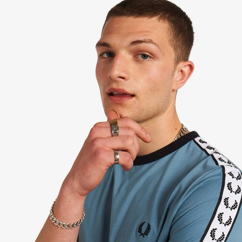 T Shirt / Kaos Fred Perry Taped M6347/A88 Ash Blue Original