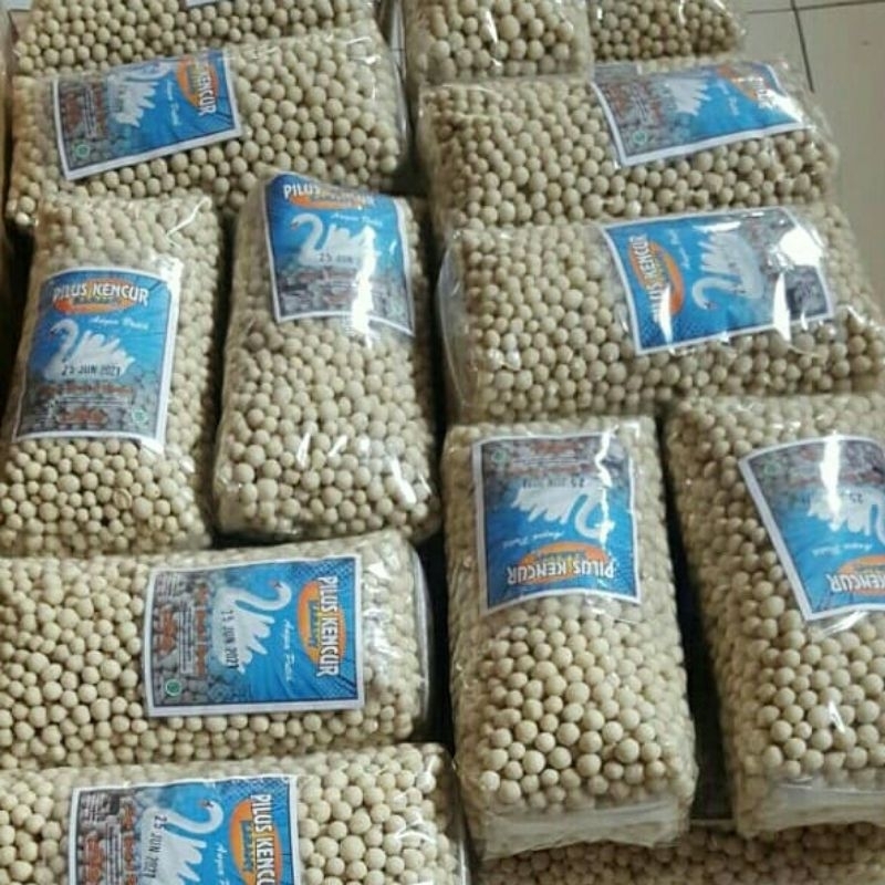 

pilus kencur 1 kg pilus cikur enak dan renyah sama sekali tidak keras , cocok untuk seblak, baso aci dan camilan