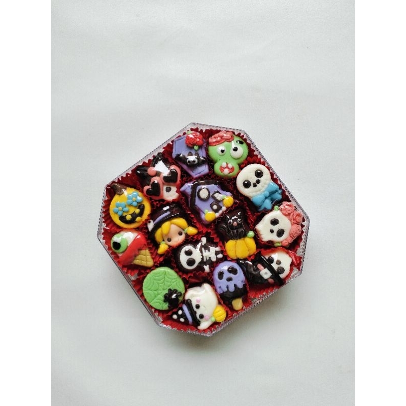 

Halloween cokelat karakter toples