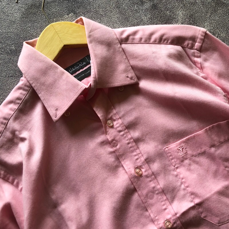 Kemeja Valentino Rudy ITALY Second Size fit L,kemeja kantor second kemeja kerja second kemeja casual