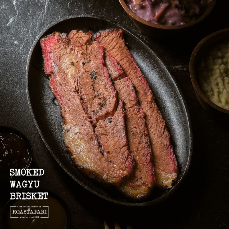 

Smoked Wagyu Brisket 500 gram dengan side dish