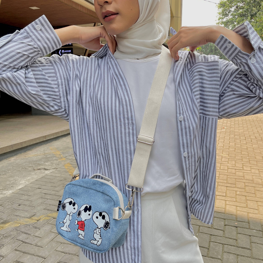 Tas Selempang Wanita D&Y Crosha Denim Snoopy