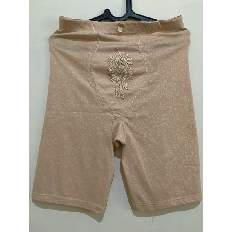 PAKAIAN DALAM WANITA / CELANA SOT WANITA /PRELOVED