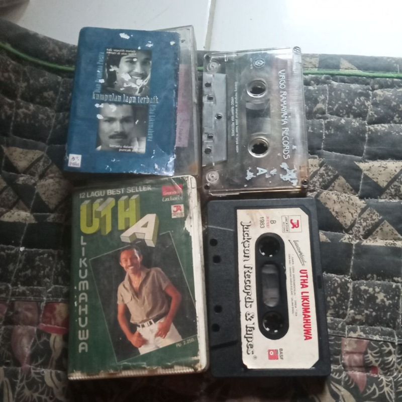 Utha Likumahua (beda isi )  dan cover lepek