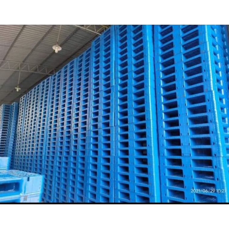 

KODE K9B9 palet plastik buat tatakan bekas 1 kali pakai warna biru 11 x 11 x 15