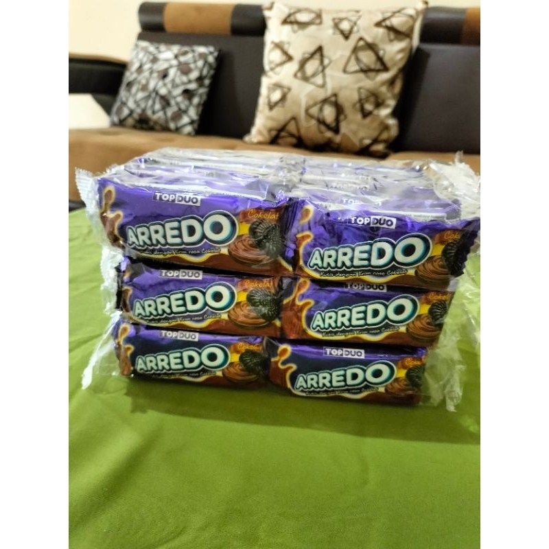 

Arredo kukis (1 pack isi 20 pcs) dengan rasa krim coklat. harga ecer Rp500.an