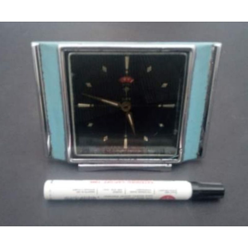 JAM MEJA CLASSIC ~ MERK POLARIS