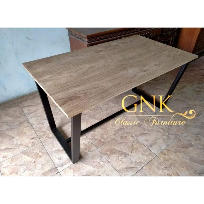meja makan kayu jati solid / meja makan industrial / meja makan kaki besi